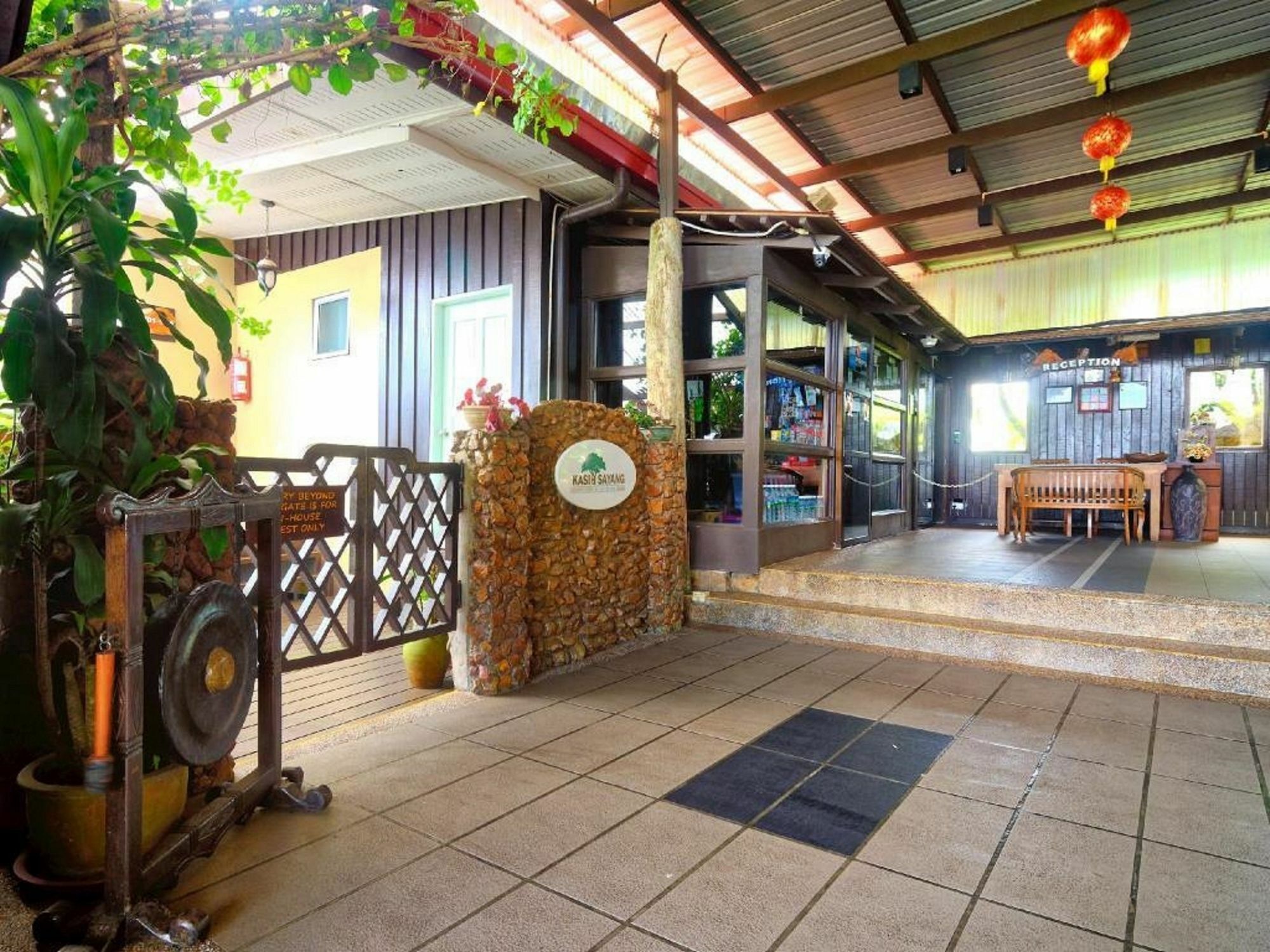 Kasih Sayang Hill Resort Кота-Кинабалу Экстерьер фото