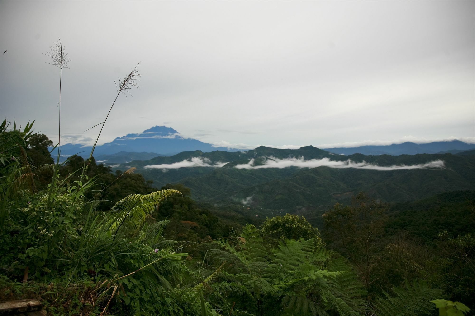 Kasih Sayang Hill Resort Кота-Кинабалу Экстерьер фото